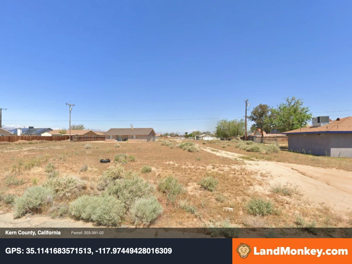 Almost 1/4 Acre in California City - Power & Homes Nearby! thumbnail 3