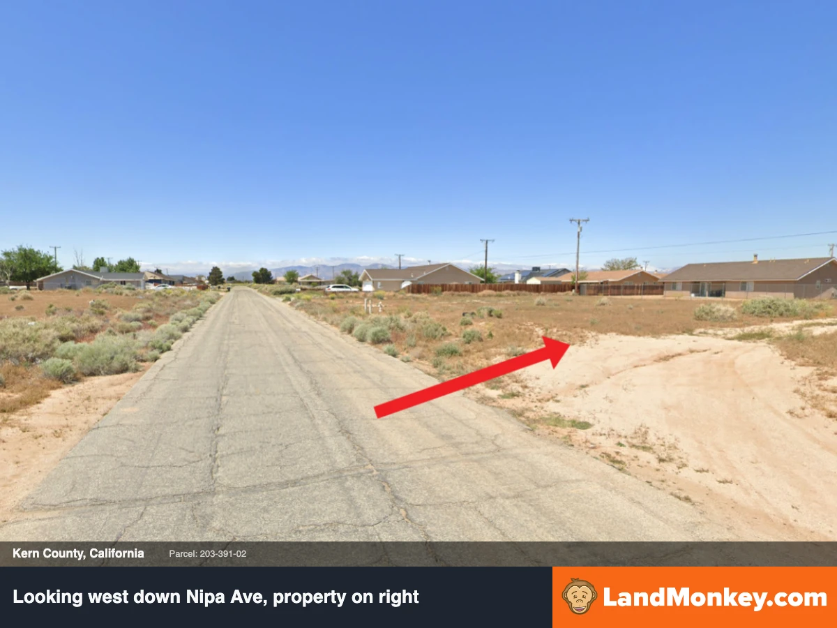 Almost 1/4 Acre in California City - Power & Homes Nearby! thumbnail 4