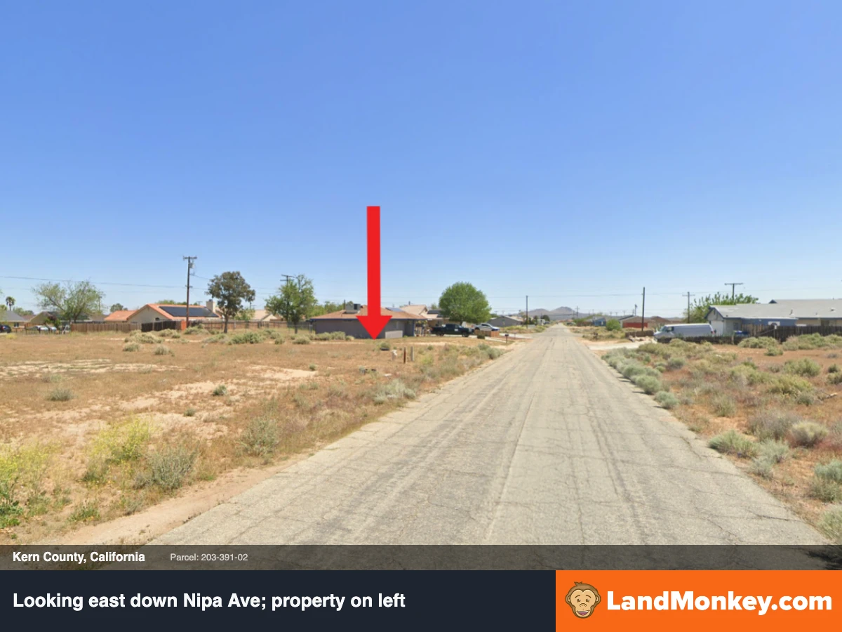 Almost 1/4 Acre in California City - Power & Homes Nearby! thumbnail 5