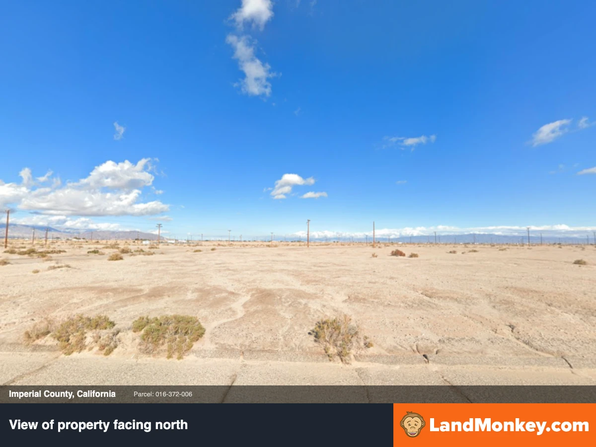 11K square feet Corner Lot in Salton City - Paved Road, Power Two Lots Away — thumbnail 3