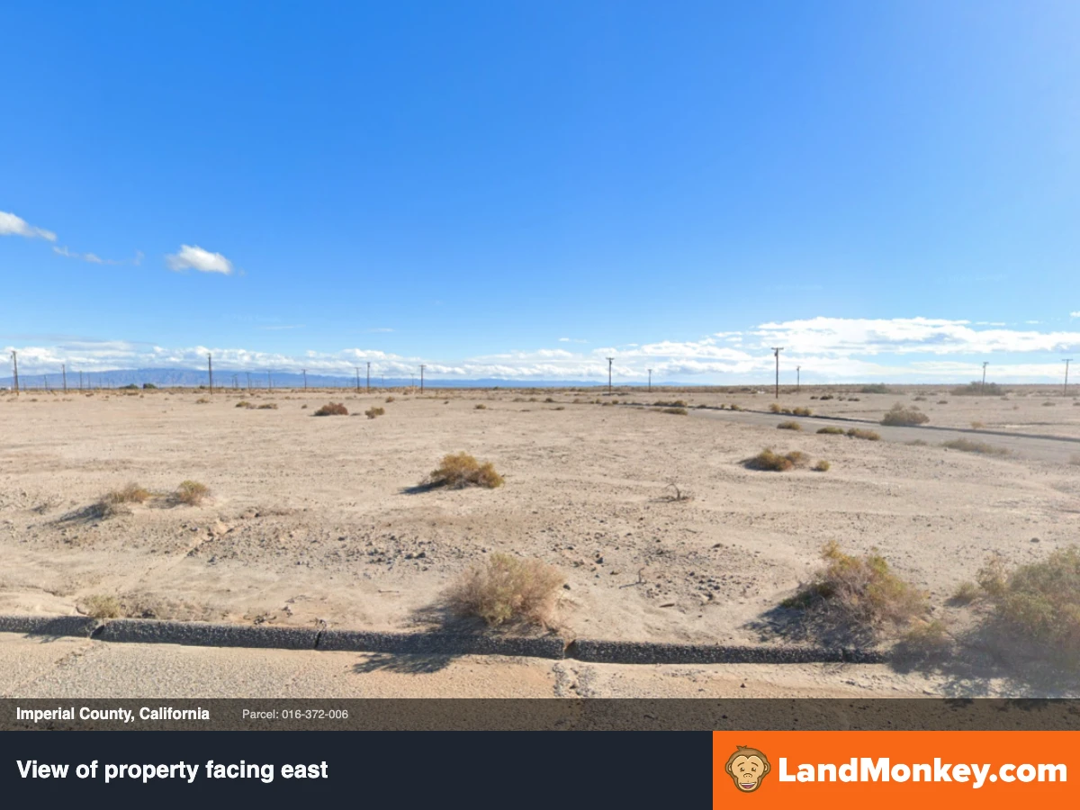 11K square feet Corner Lot in Salton City - Paved Road, Power Two Lots Away — thumbnail 2