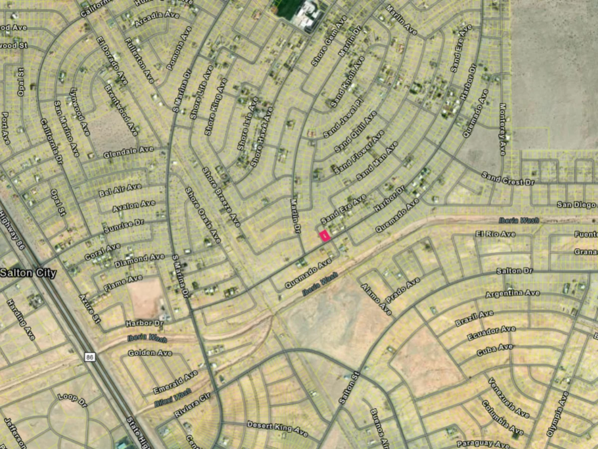 Paved-Road Corner Lot in Salton City CA - Power, Water & Sewer — thumbnail 2