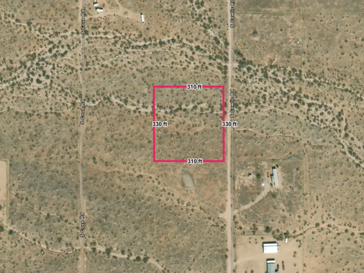 Open desert quiet - 2.35 acres in Golden Valley, AZ — thumbnail 3