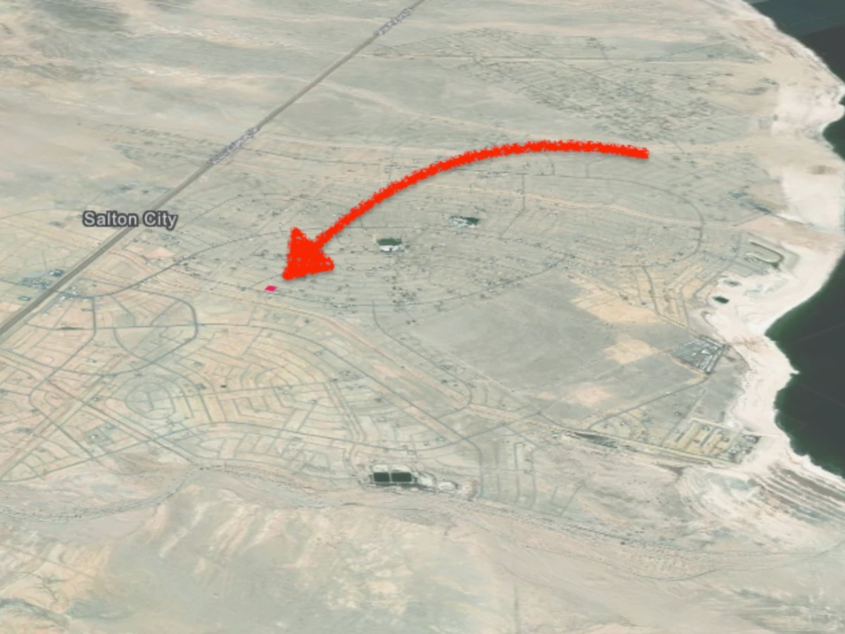 Corner lot - power to the property line in Salton City, CA — thumbnail 8