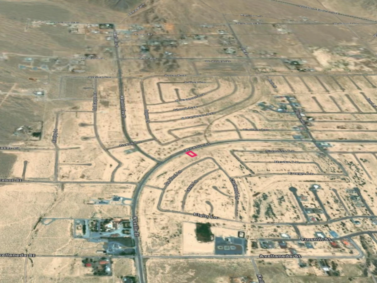 10K+ square foot lot with paved road access in Pahrump, NV — thumbnail 6